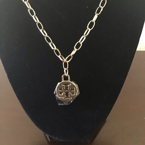 🎁 Tory Burch Logo Charm Link Chain necklace - Picture 2 of 4
